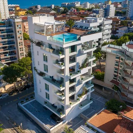 Italia Palace ליגננו סביאדורו