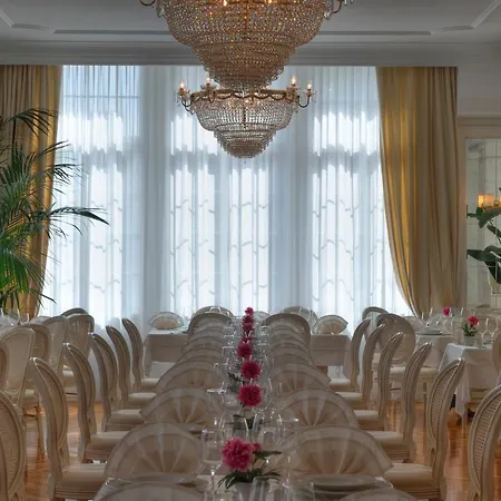 Italia Palace Отель 4*