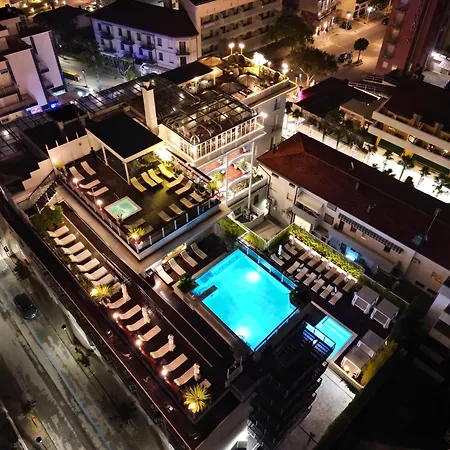 מלון Italia Palace 4*