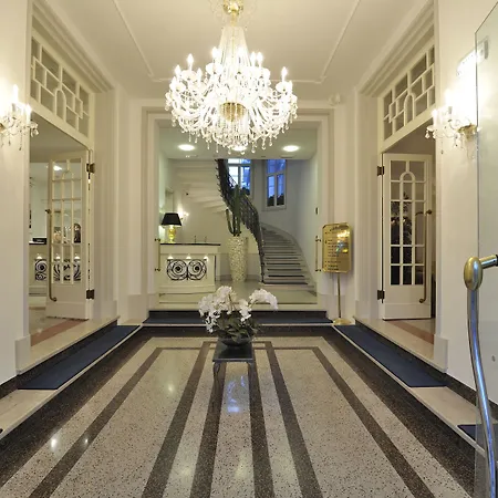 מלון Italia Palace 4*