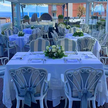 Italia Palace 4*