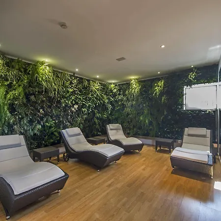 Italia Palace 4* ליגננו סביאדורו