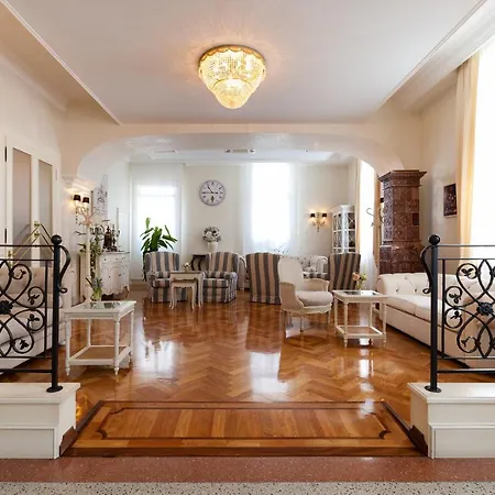 Italia Palace מלון