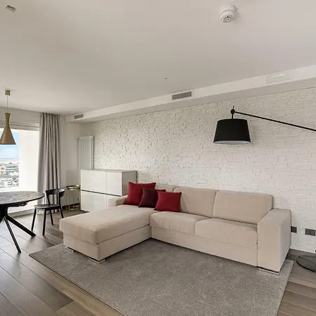 מלון Italia Palace 4*